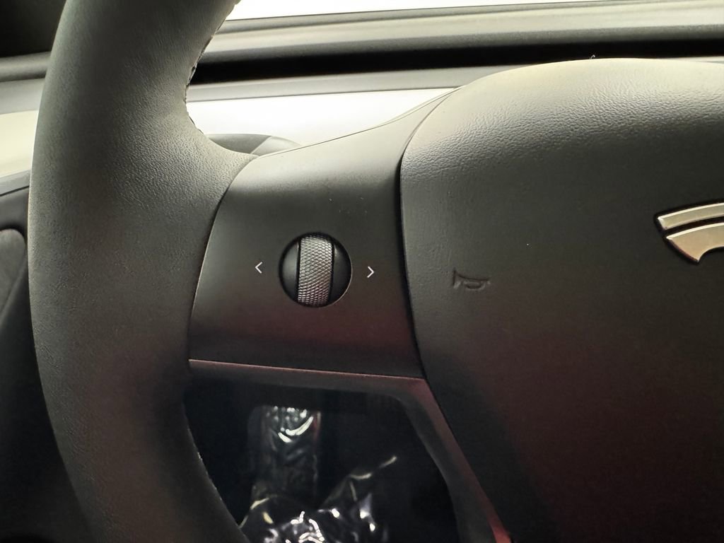 Used 2024 Tesla Model Y Long Range image 22