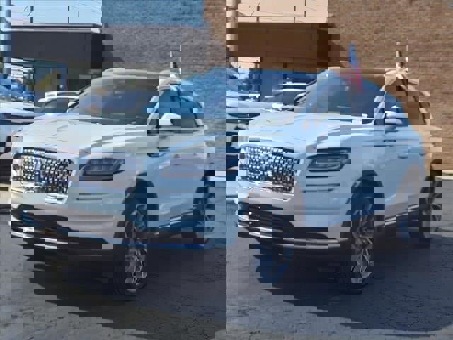 New 2022 Lincoln Nautilus Reserve w/ Equipment Group 201A image 23