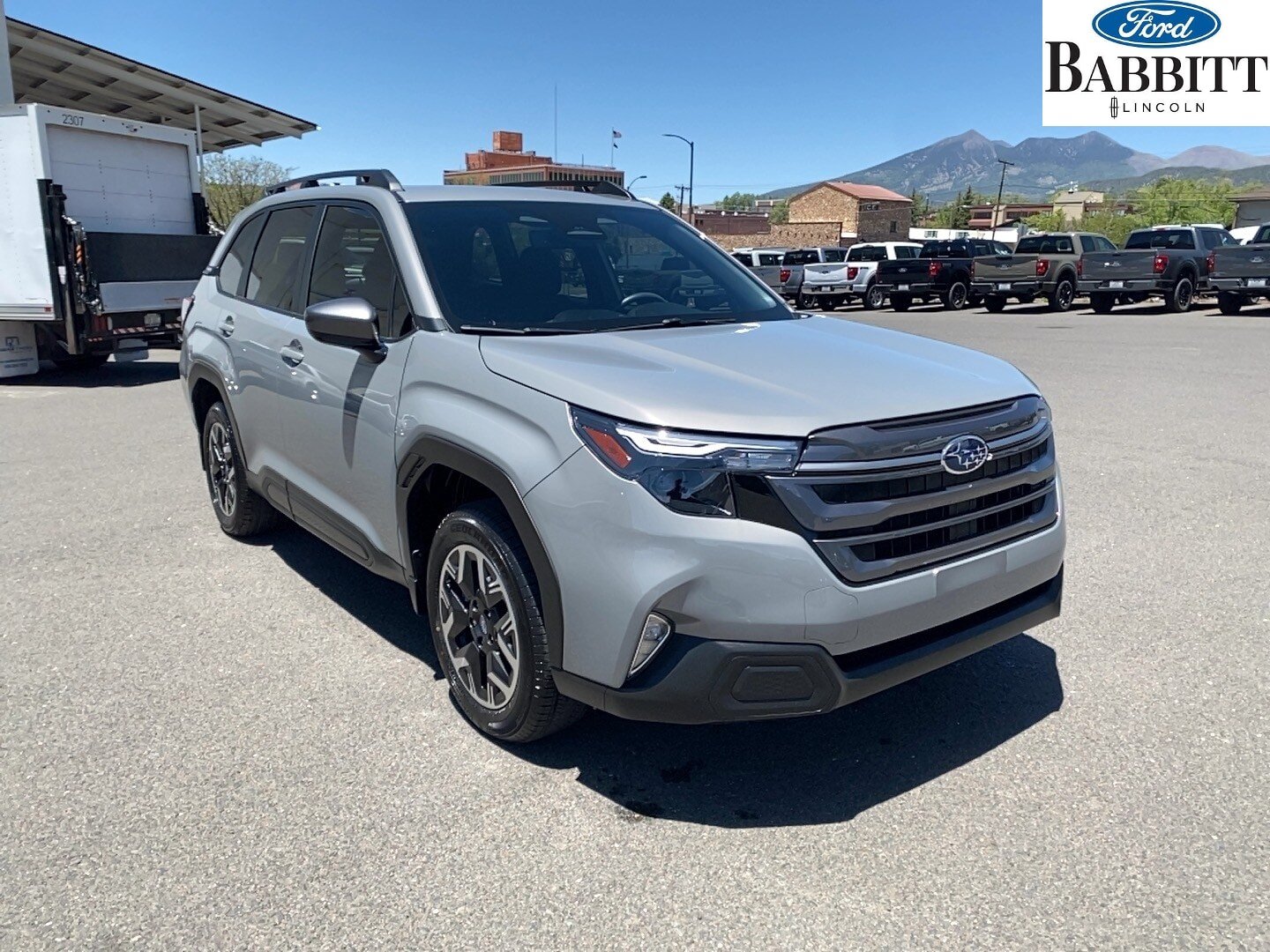 Used 2025 Subaru Forester Premium w/ Convenience Package #2 AWD/4WD image 1