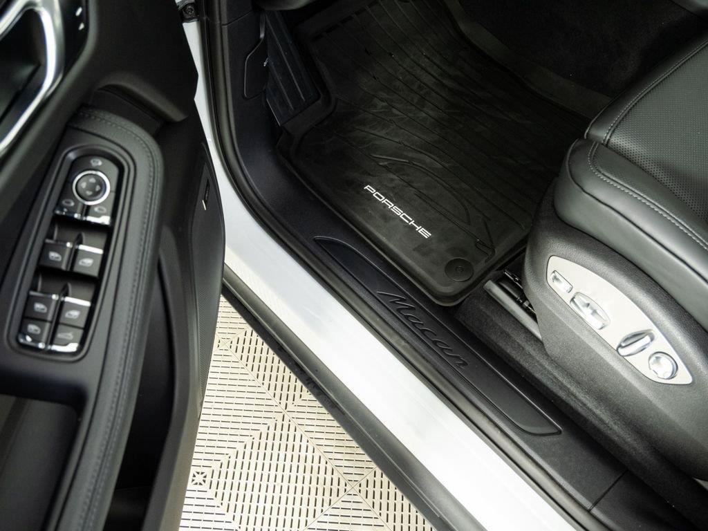 New 2026 Porsche Macan AWD/4WD image 8