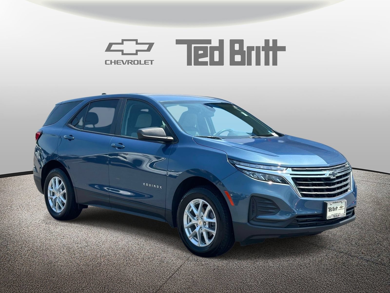 Certified 2024 Chevrolet Equinox LS w/ LS Convenience Package AWD/4WD image 3