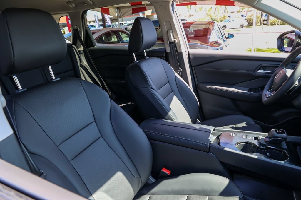 New 2026 Nissan Rogue Dark Armor FWD image 21