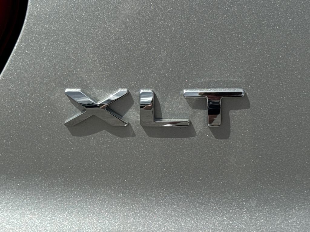 Used 2016 Ford Explorer XLT w/ Equipment Group 201A image 23