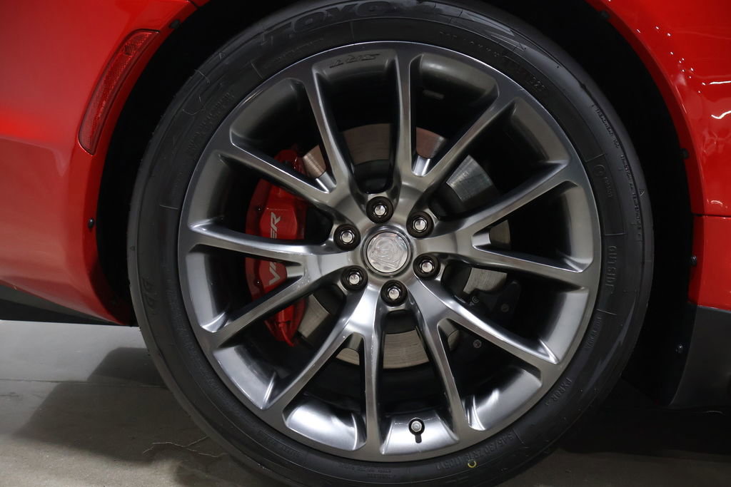 Used 2013 SRT Viper GTS w/ GTS Laguna Interior Pkg image 13
