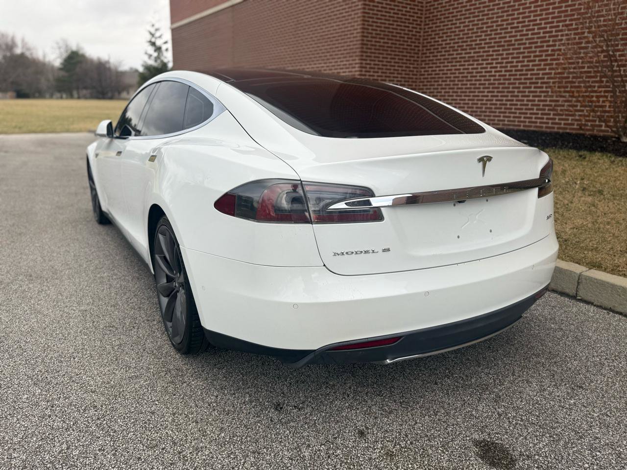 Used 2016 Tesla Model S 85D image 13