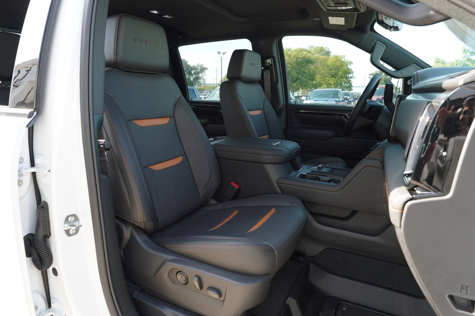 New 2026 GMC Sierra 2500 AT4 w/ AT4 Premium Plus Package AWD/4WD image 25