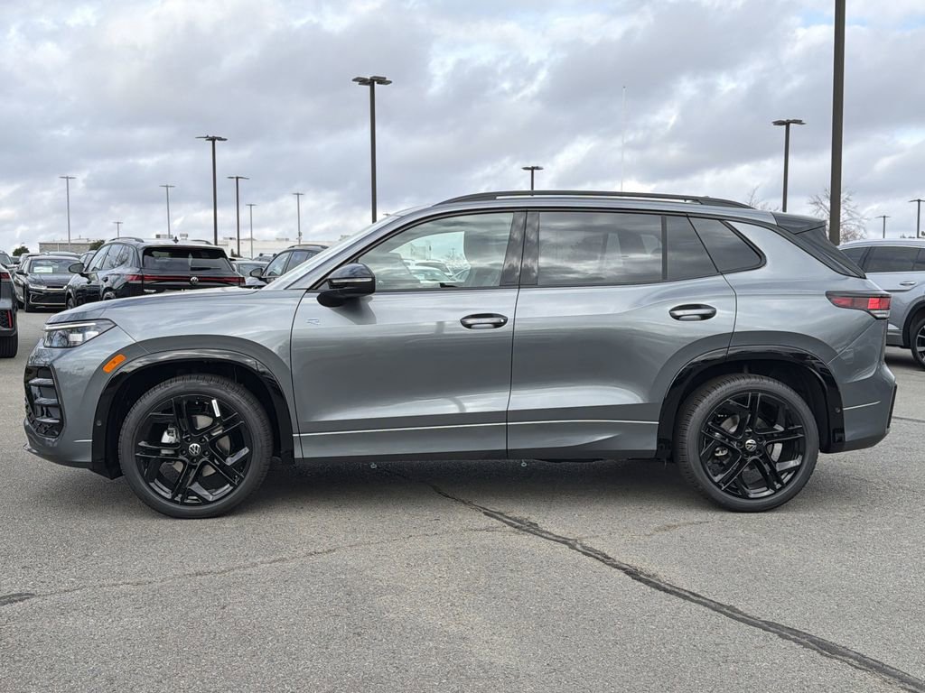 New 2026 Volkswagen Tiguan SE R-Line image 2