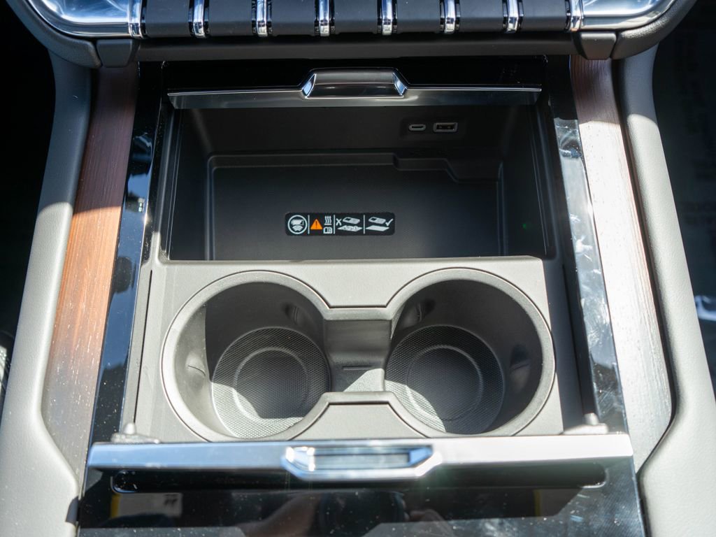 New 2026 GMC Yukon XL Denali w/ Denali Reserve Package image 31