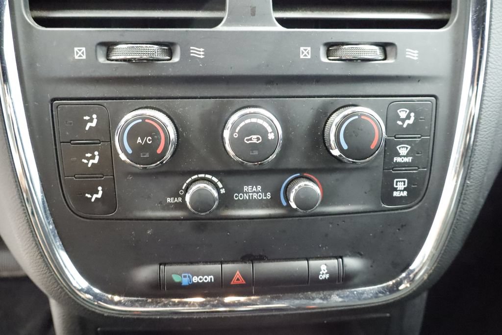 Used 2018 Dodge Grand Caravan SE FWD image 24