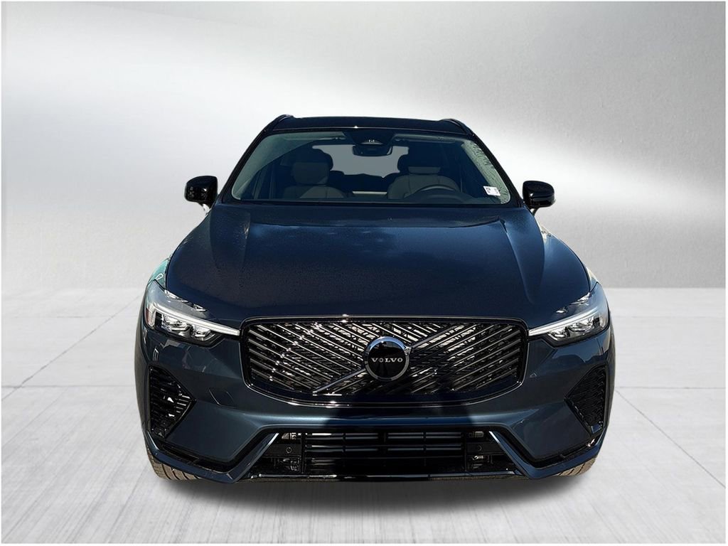 New 2026 Volvo XC60 T8 Core image 2