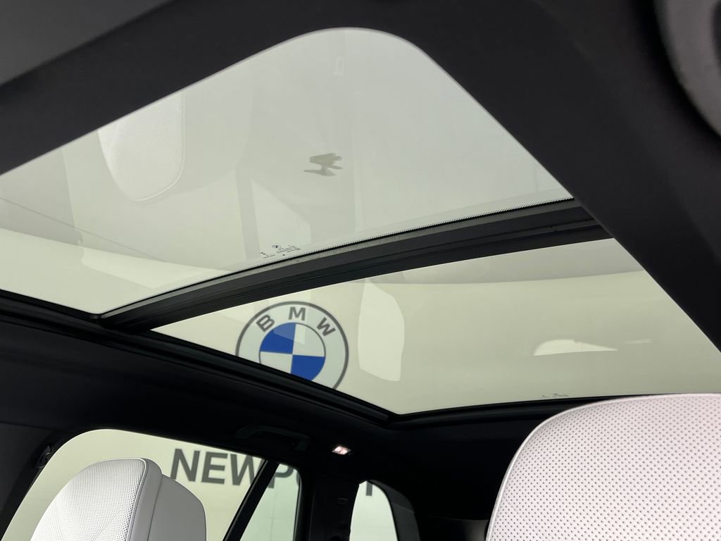 Certified 2024 BMW X5 xDrive40i w/ M Sport Package AWD/4WD image 31