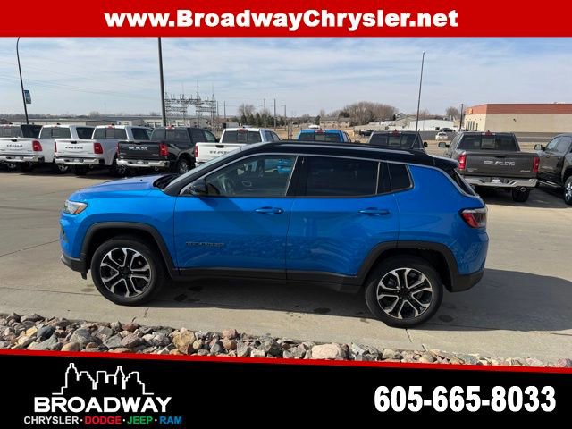 Used 2022 Jeep Compass Limited image 4