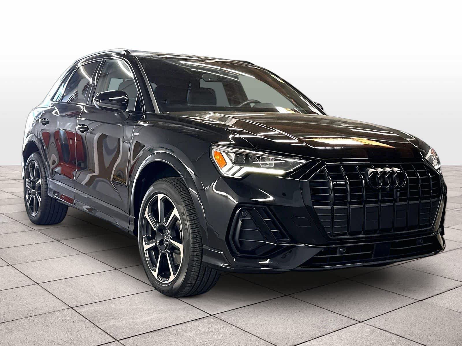 Certified 2025 Audi Q3 2.0T Premium Plus w/ Premium Plus Package AWD/4WD image 2