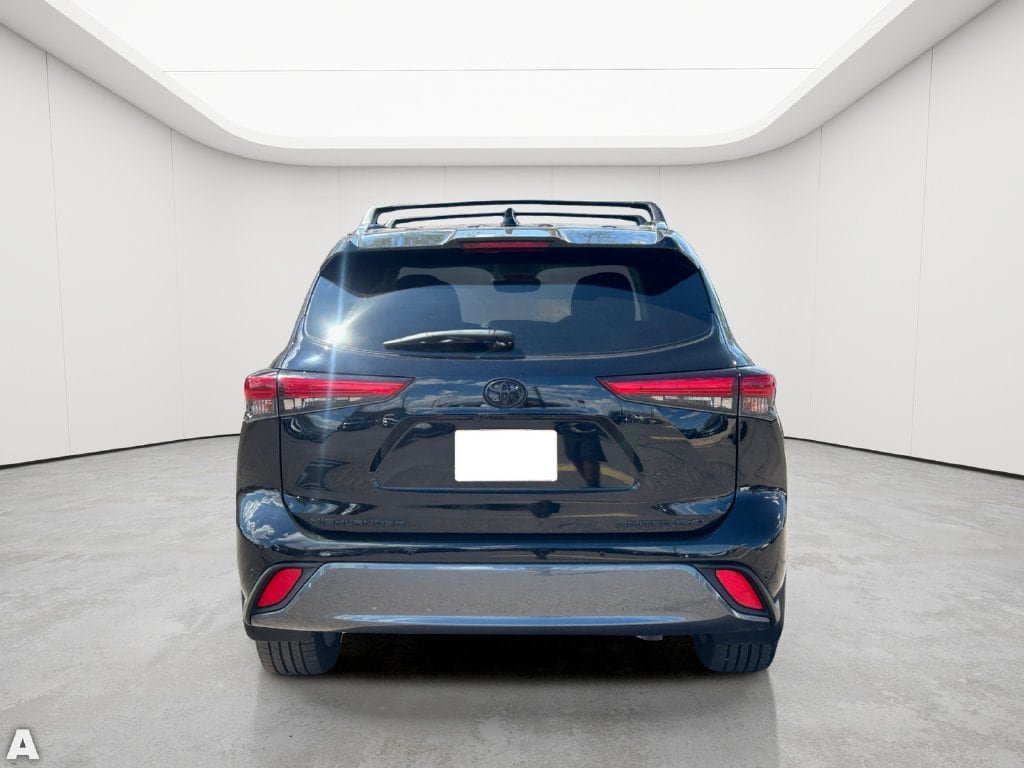 Used 2021 Toyota Highlander Limited AWD/4WD image 9