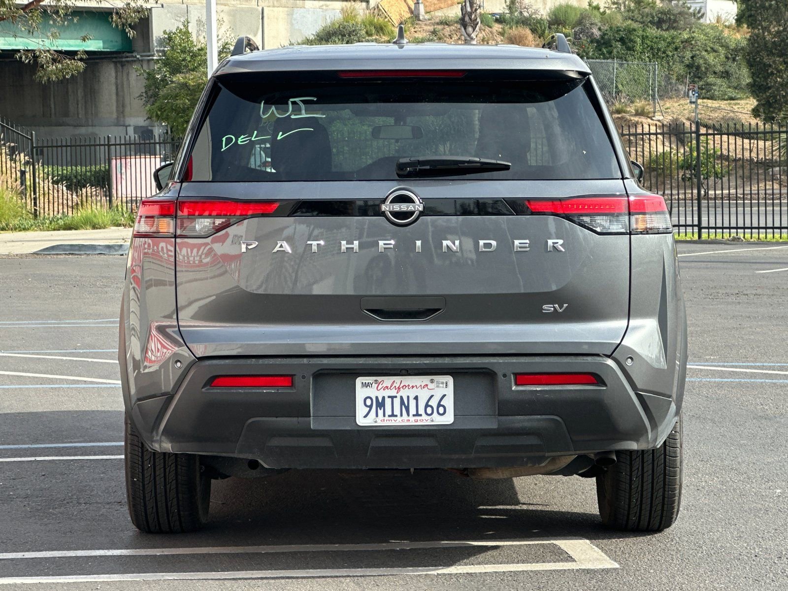 Used 2024 Nissan Pathfinder SV image 4