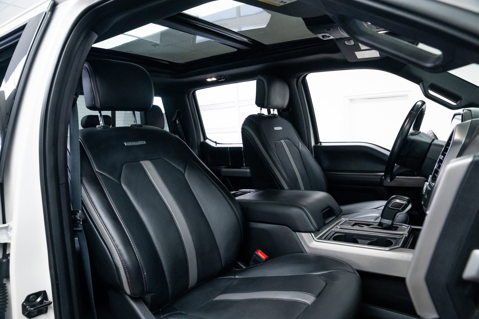 Used 2018 Ford F150 Platinum w/ FX4 Off-Road Package image 24