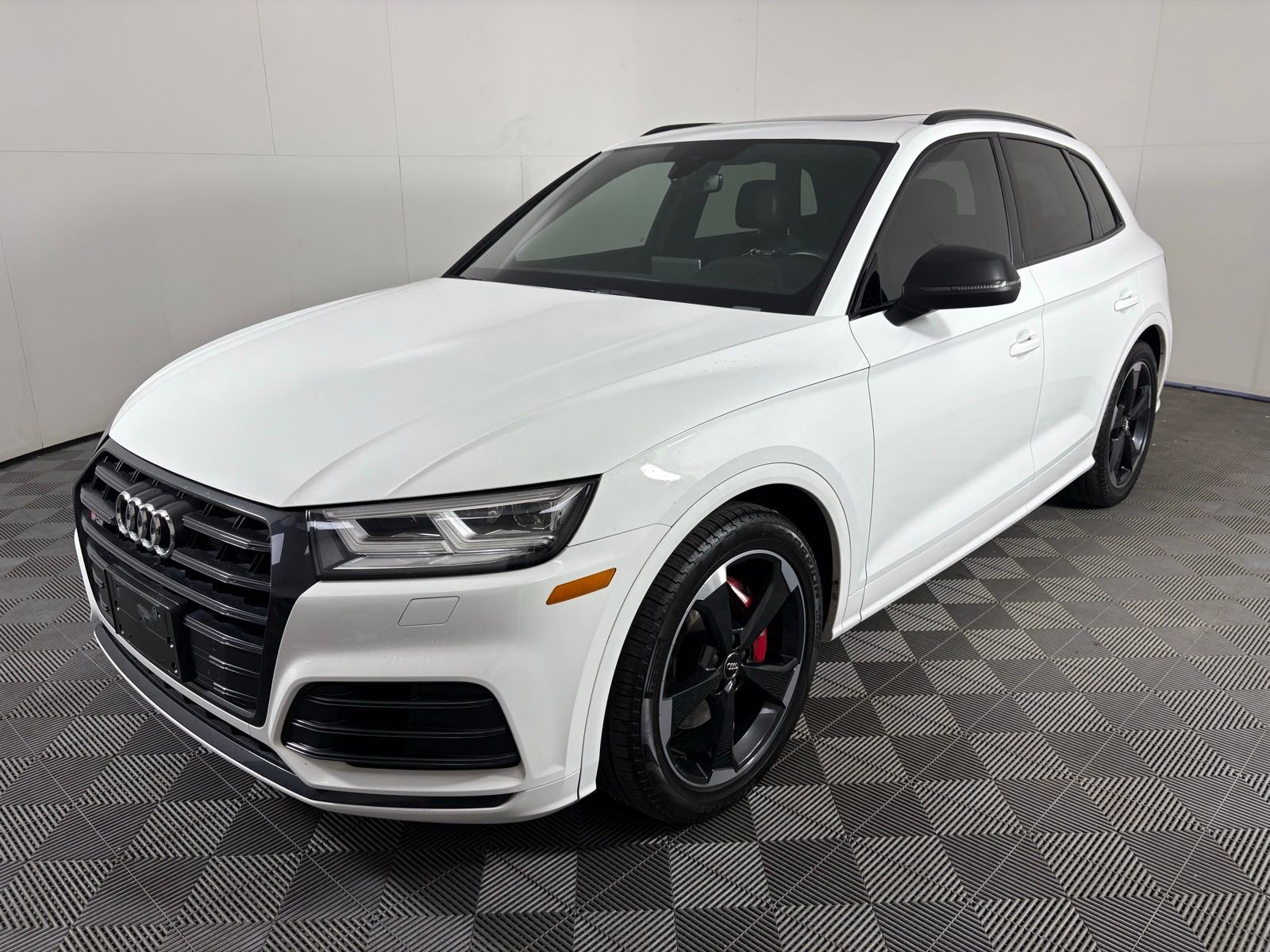 Used 2019 Audi SQ5 Premium Plus w/ Premium Plus Package AWD/4WD image 4