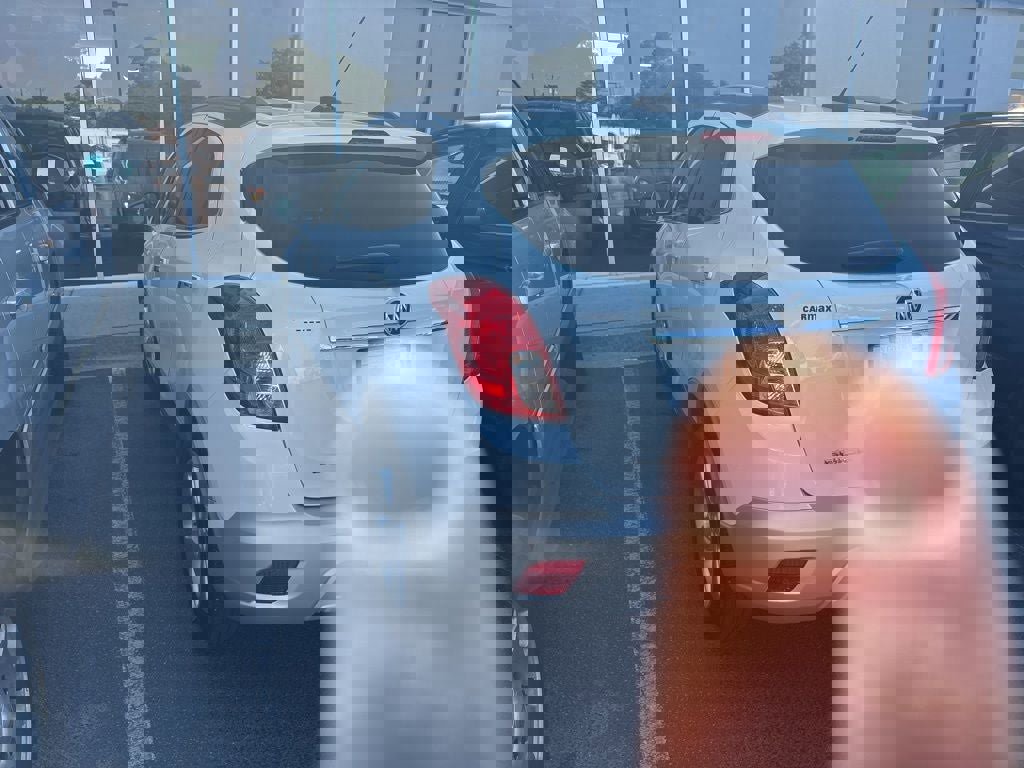 Used 2015 Buick Encore FWD image 2