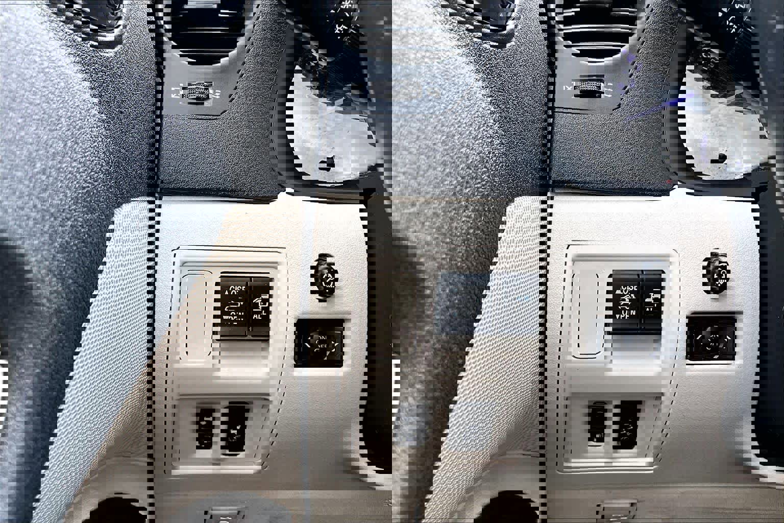 Used 2014 Lexus IS 250C RWD image 34