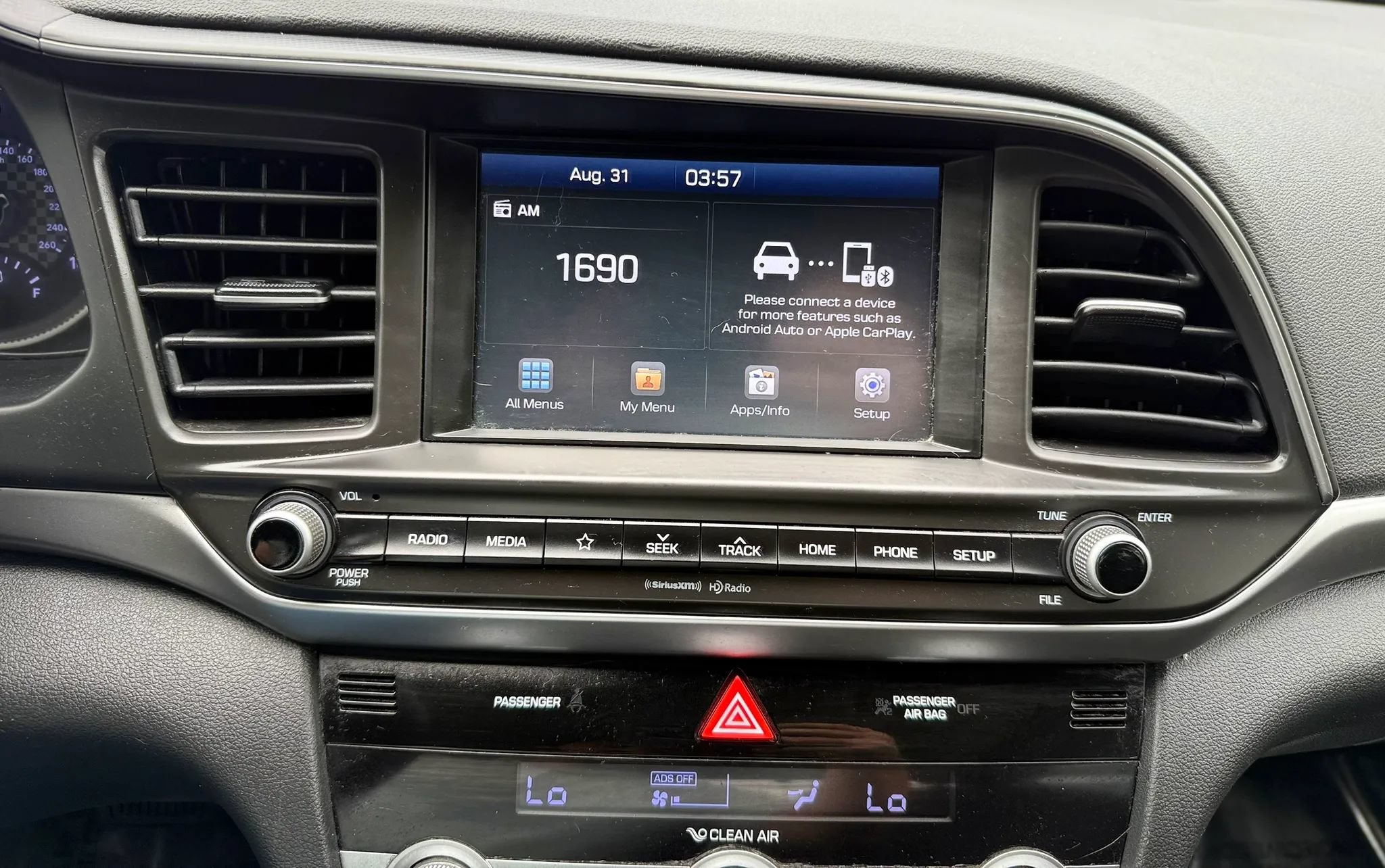 Used 2020 Hyundai Elantra SEL w/ Cargo Package (C1) FWD image 16