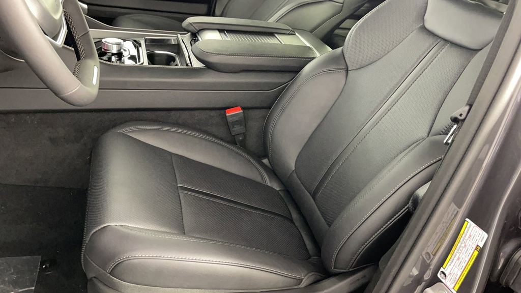 New 2025 Jeep Wagoneer L Series II image 12