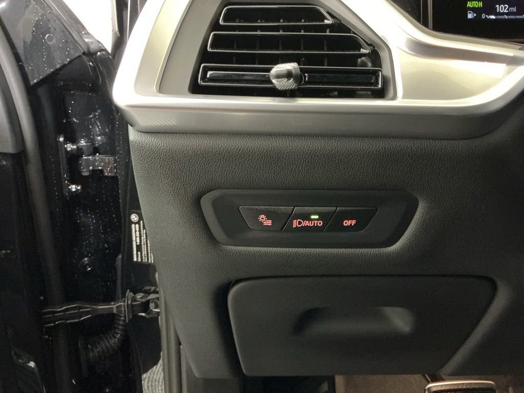 Certified 2026 BMW X5 sDrive40i w/ M Sport Package RWD image 17