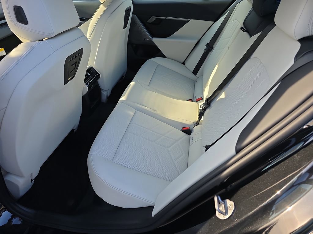 New 2026 BMW 530i xDrive w/ Premium Package image 10