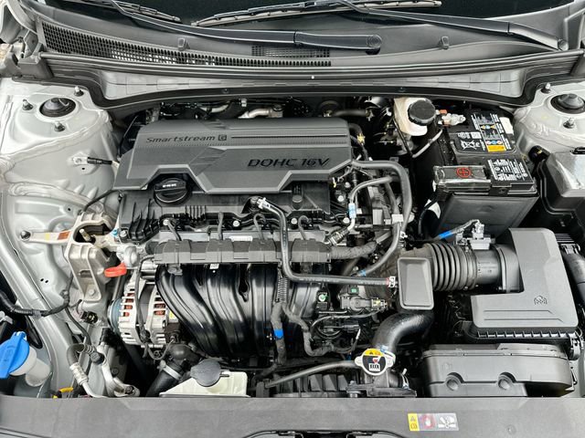 Used 2023 Hyundai Elantra Limited w/ Cargo Package image 20