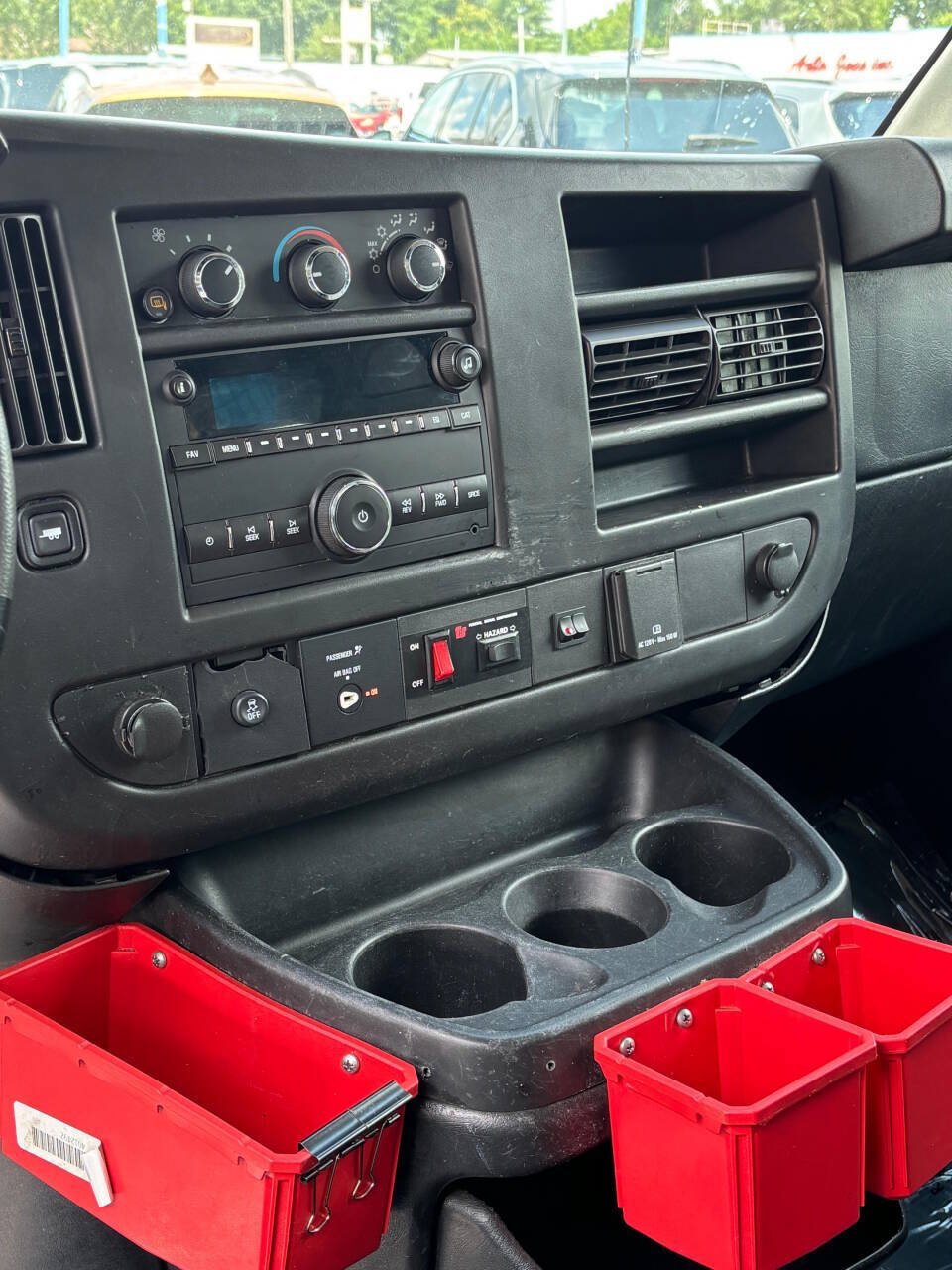 Used 2017 Chevrolet Express 2500 RWD image 22