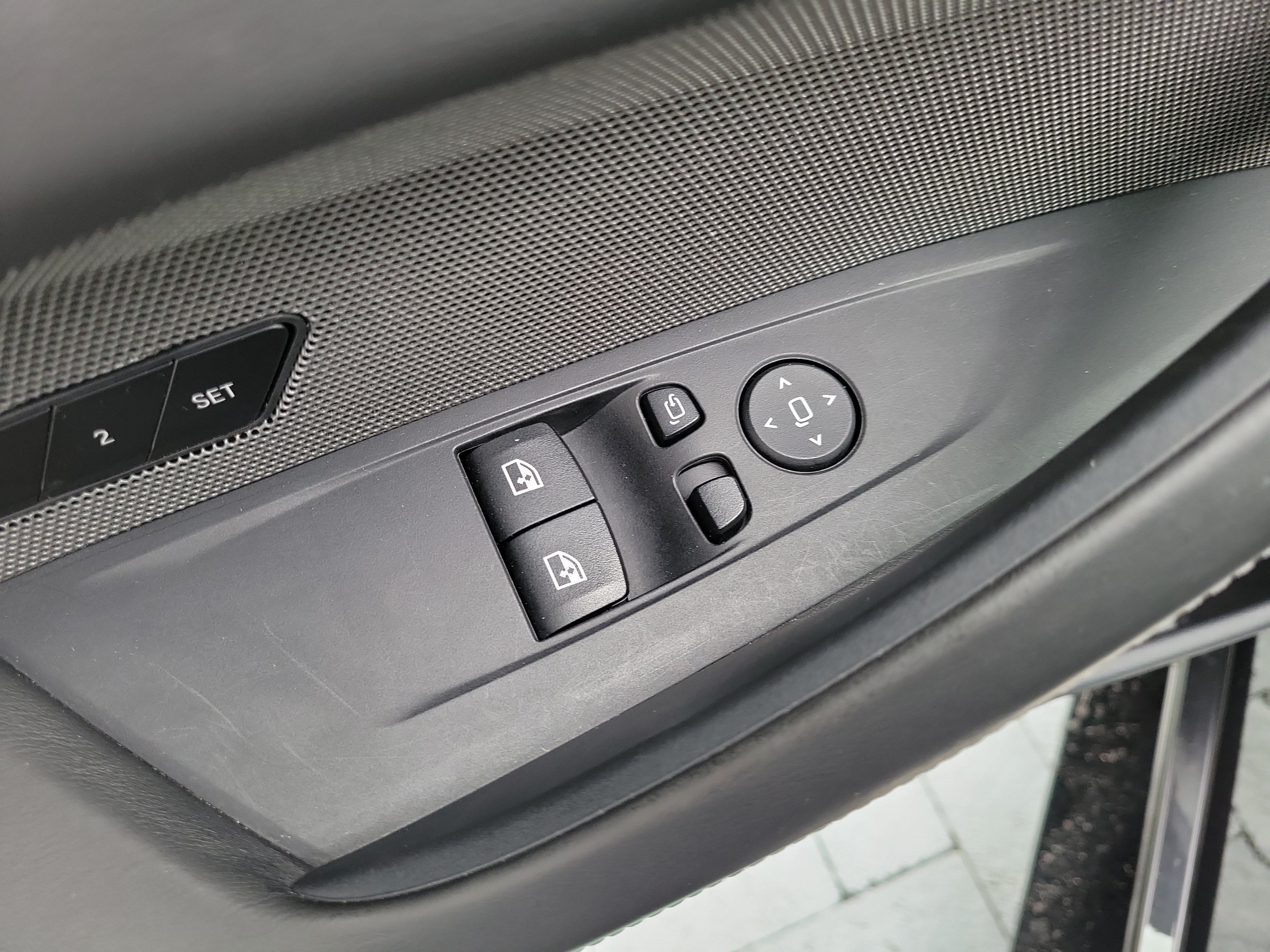 Used 2024 BMW M4 Competition w/ Executive Package RWD image 15