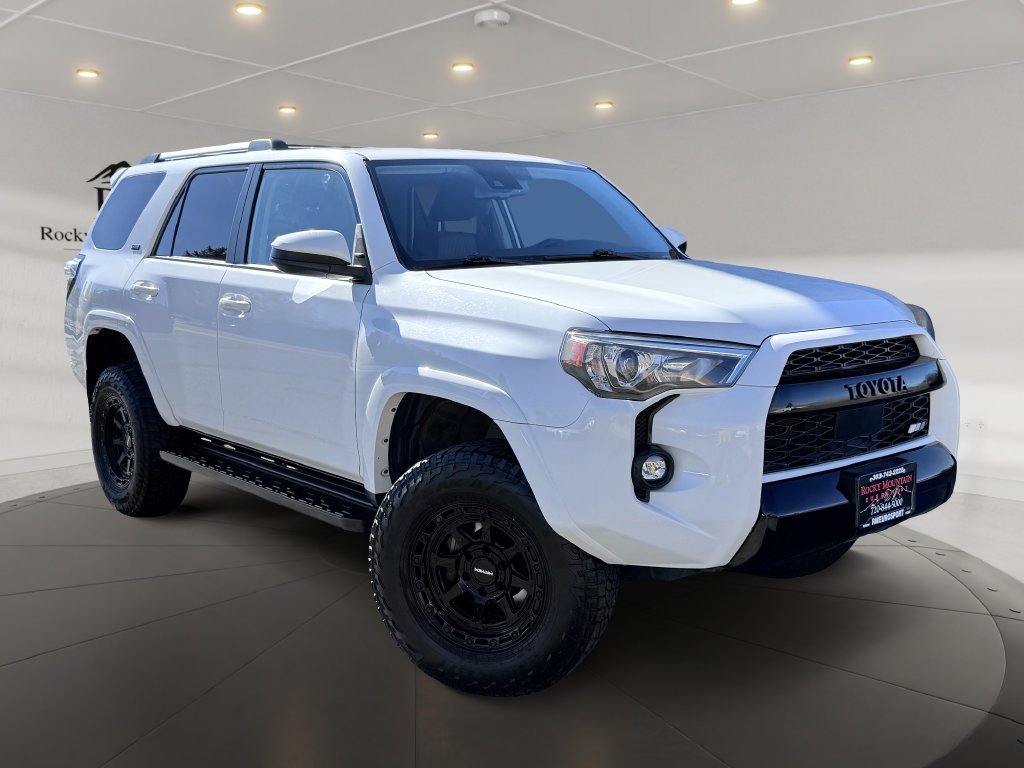 Used 2022 Toyota 4Runner SR5 AWD/4WD image 1