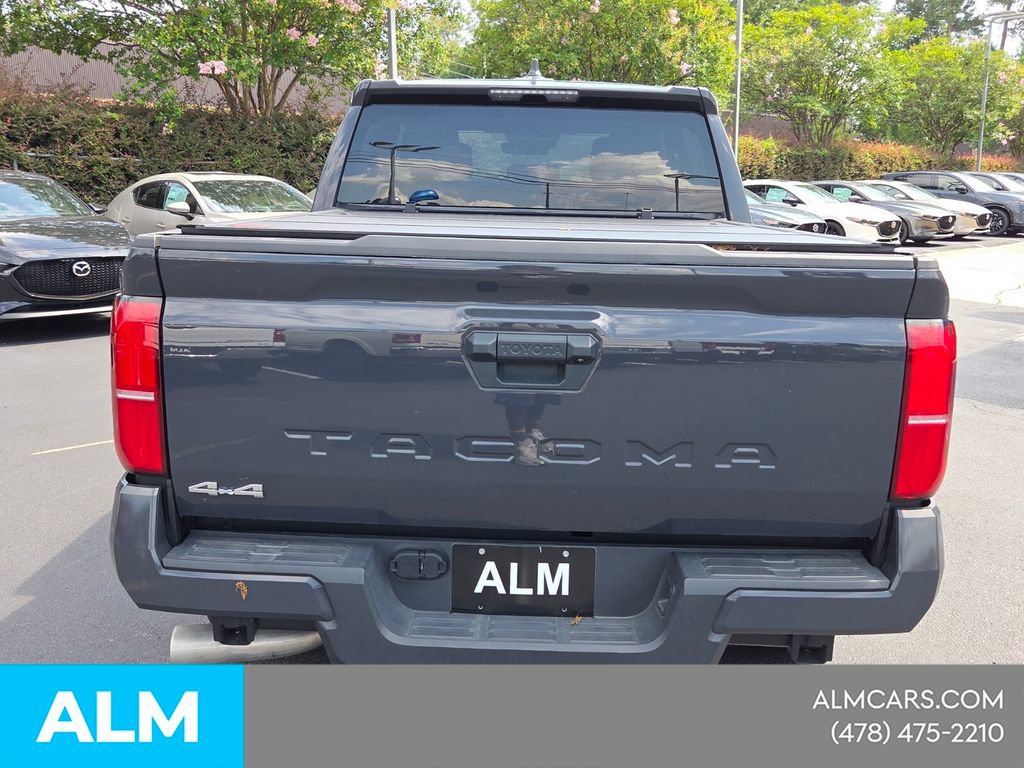 Used 2025 Toyota Tacoma SR5 AWD/4WD image 12