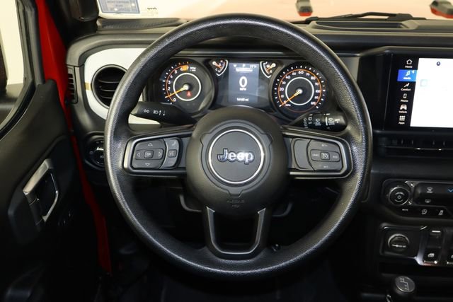 Used 2025 Jeep Wrangler Sport AWD/4WD image 7