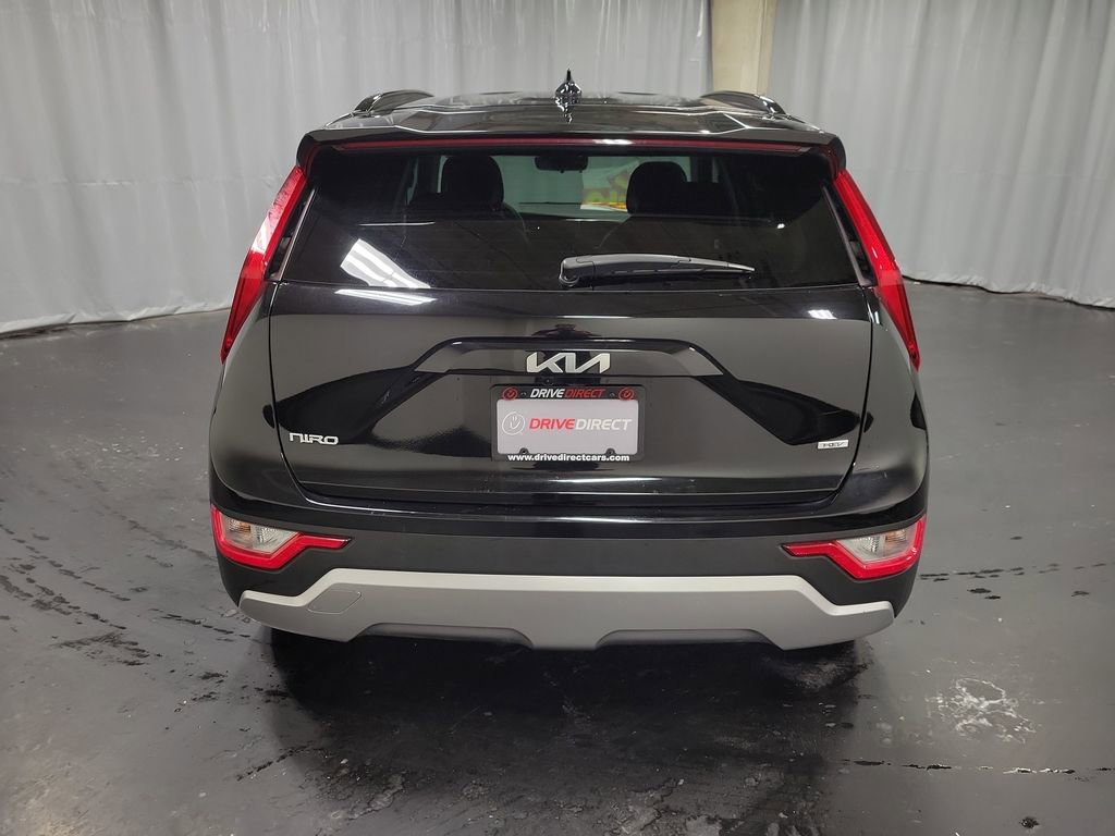 Used 2024 Kia Niro LX image 7