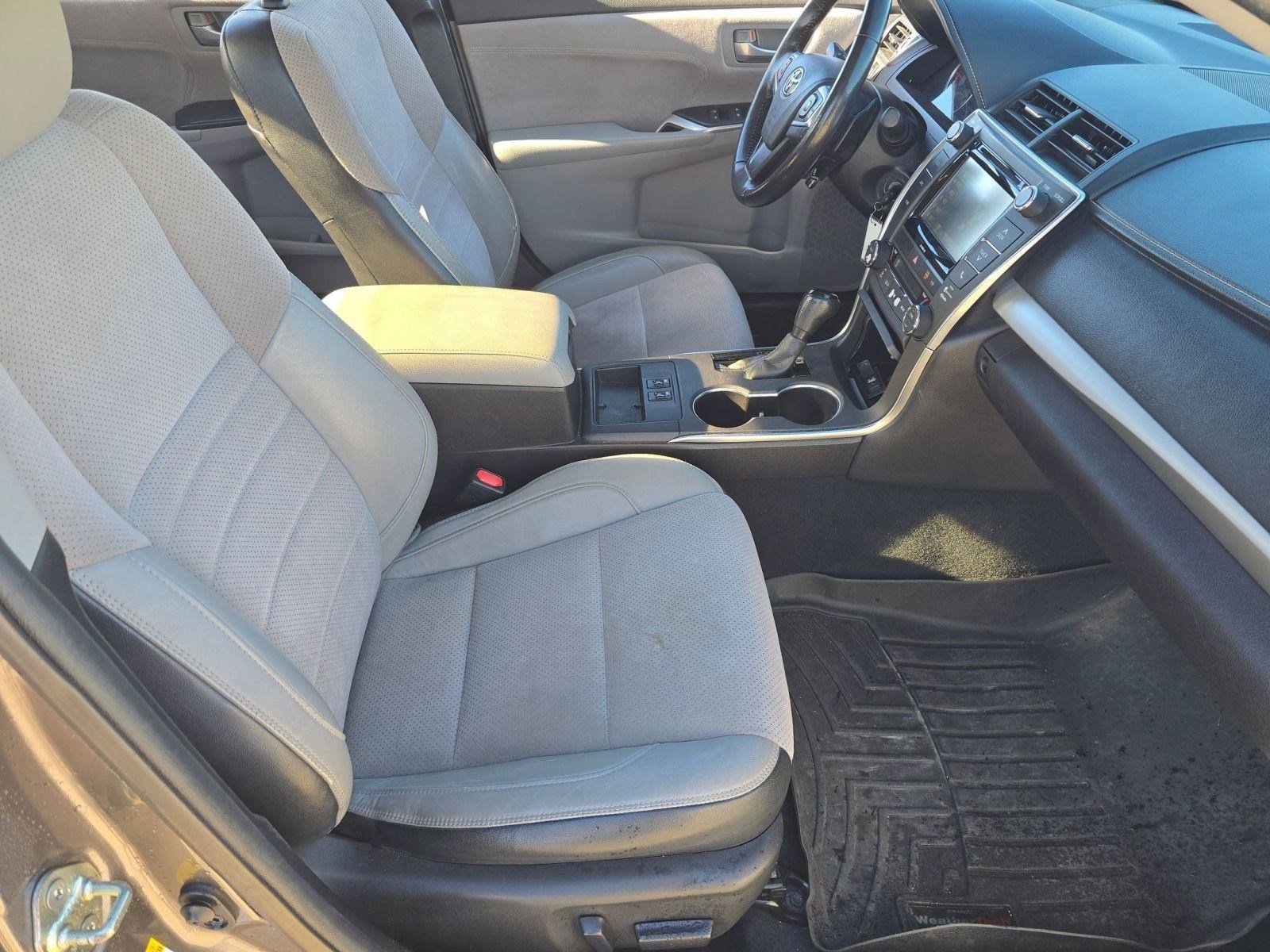 Used 2016 Toyota Camry XSE image 29