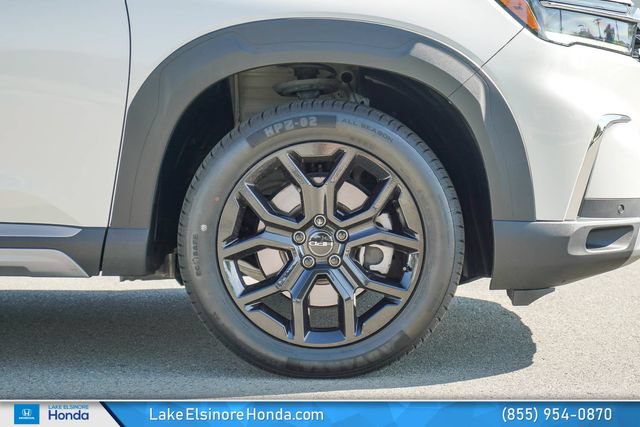Used 2025 Honda Pilot Touring image 8