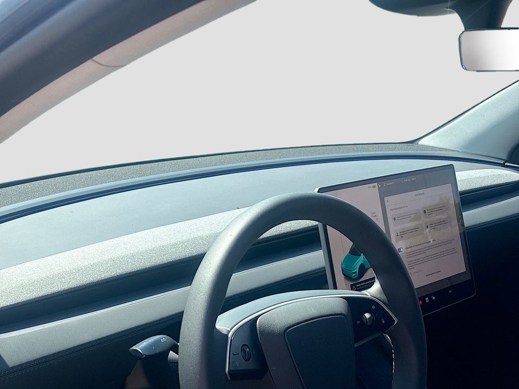 Used 2026 Tesla Model Y 2WD image 9
