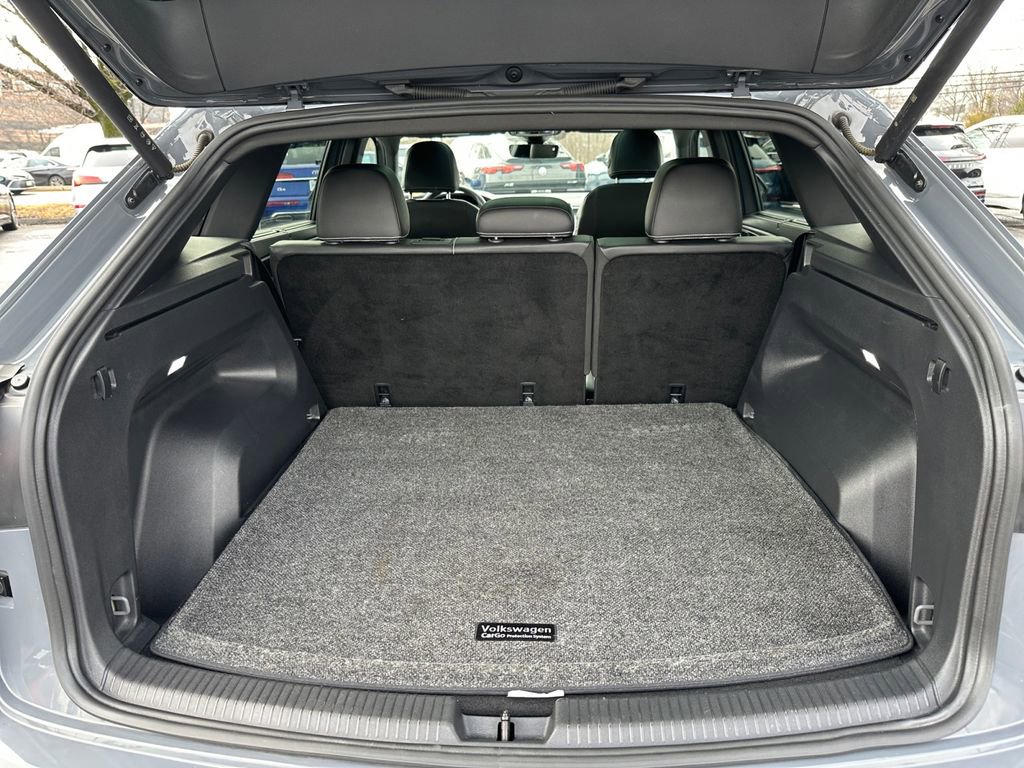 Used 2024 Volkswagen Atlas Cross Sport SEL R-Line image 24