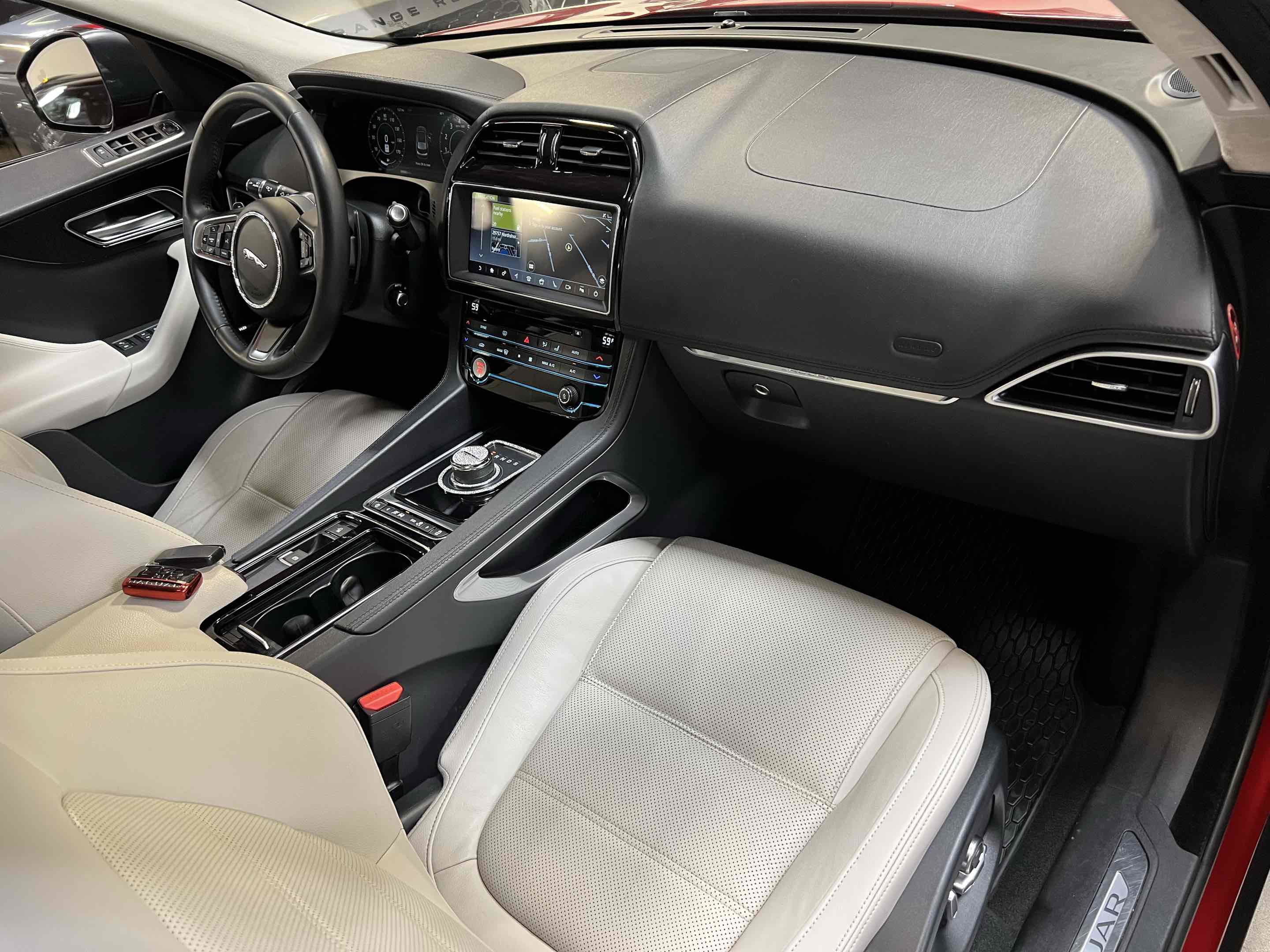 Used 2019 Jaguar F-PACE Prestige image 37