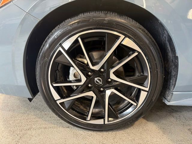 Certified 2024 Nissan Sentra SR w/ SR Premium Package FWD image 28