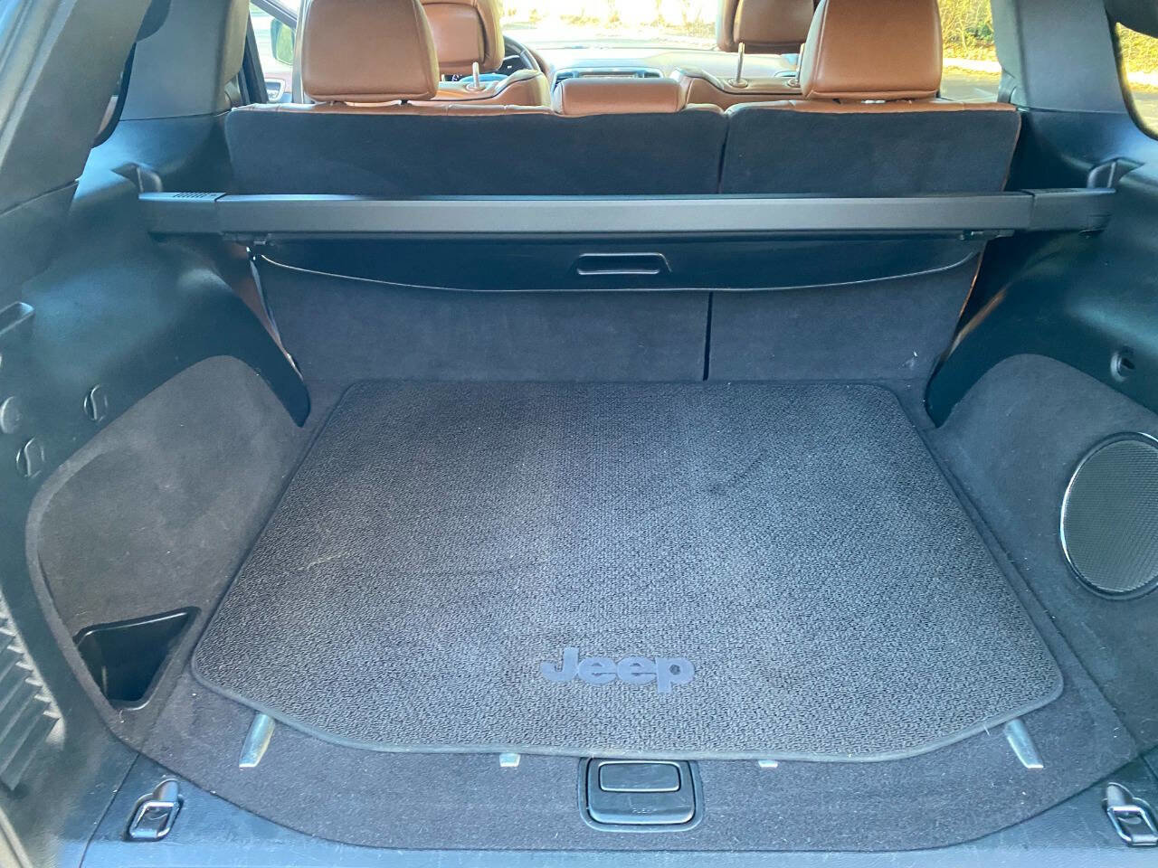 Used 2017 Jeep Grand Cherokee Summit w/ Platinum Series Group image 66