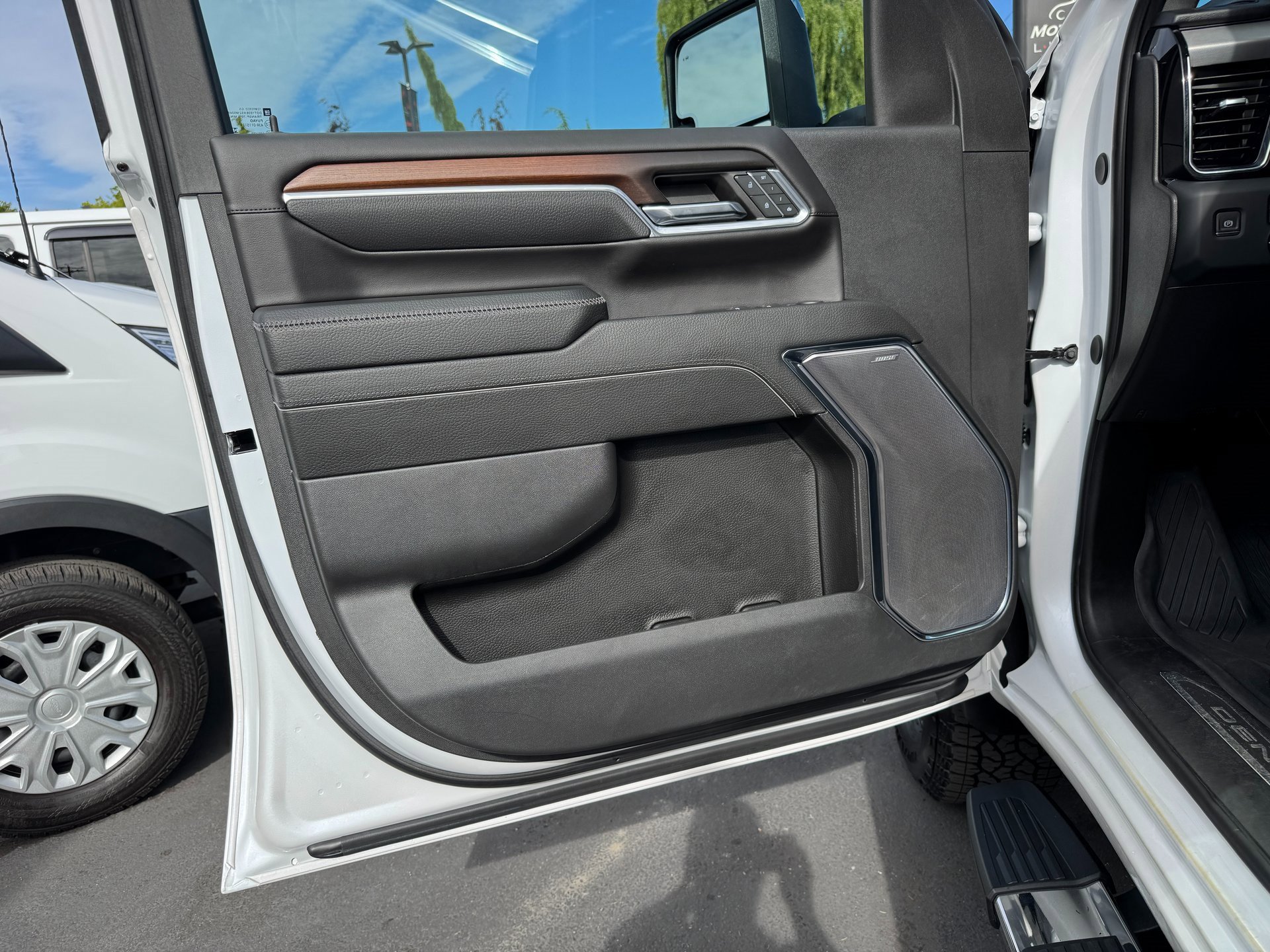 Used 2024 GMC Sierra 3500 Denali image 26