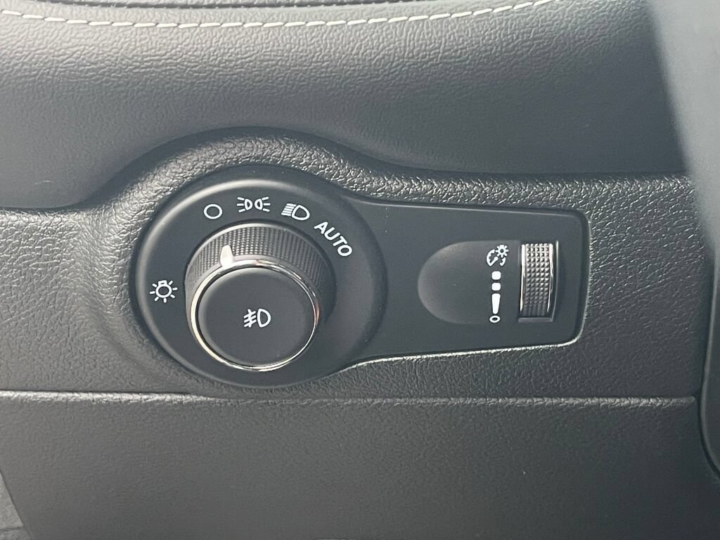 Used 2023 Dodge Durango SRT AWD/4WD image 22