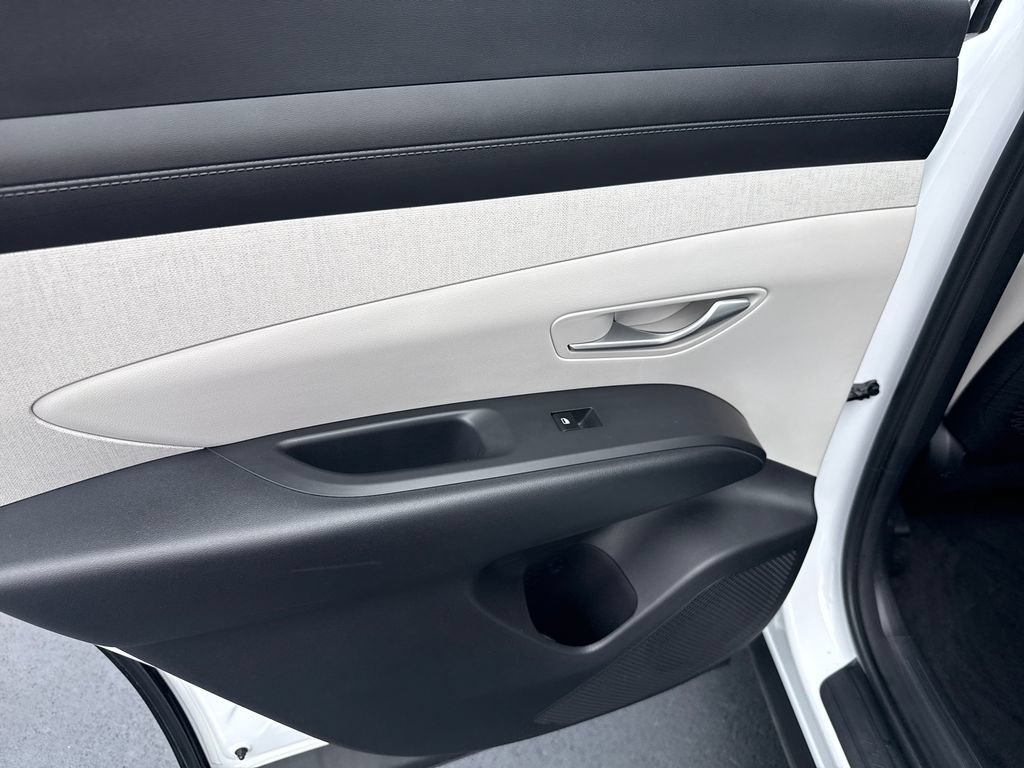 Certified 2025 Hyundai Tucson SEL AWD/4WD image 17