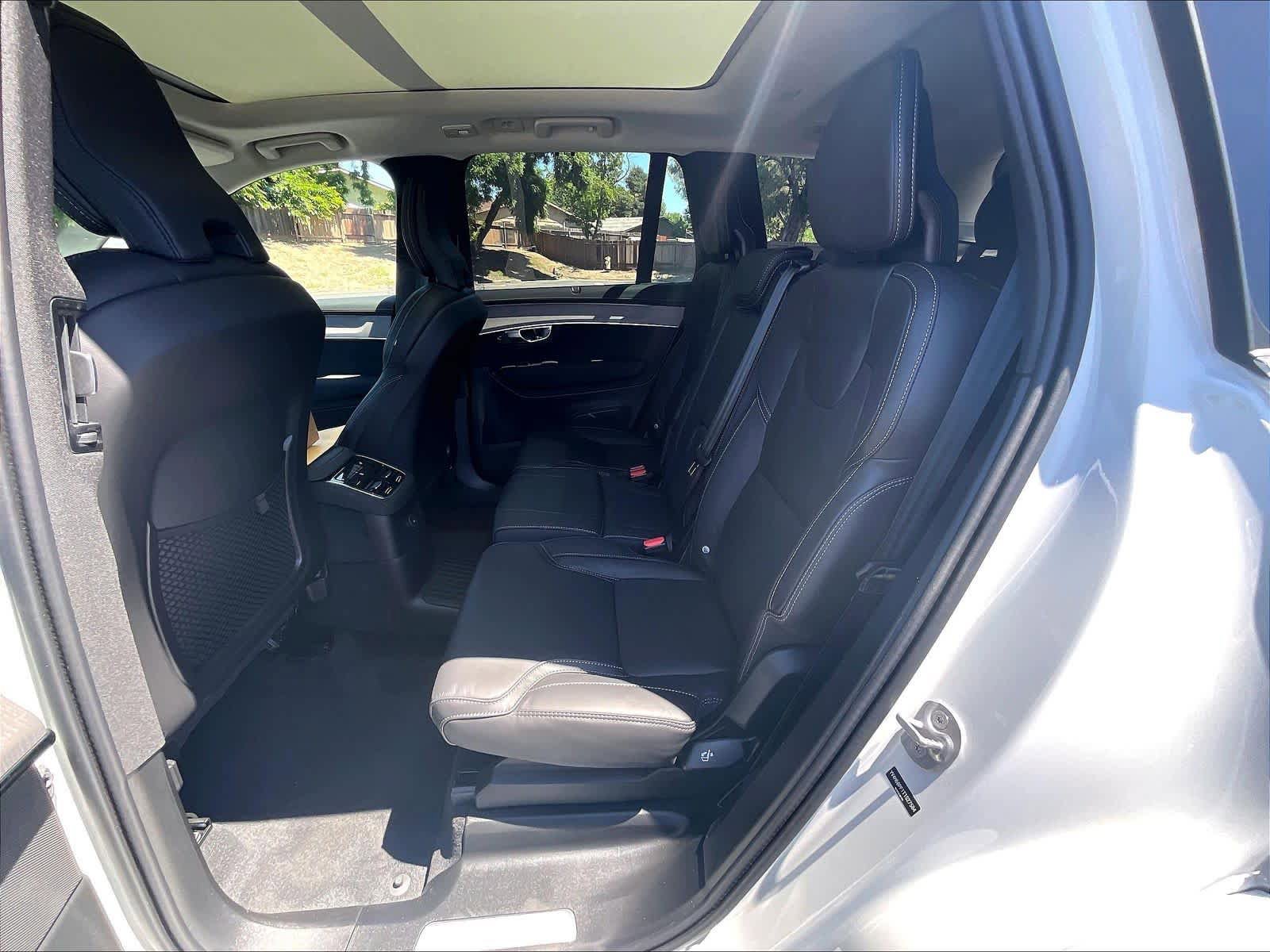 New 2026 Volvo XC90 T8 Ultra w/ Protection Package AWD/4WD image 12