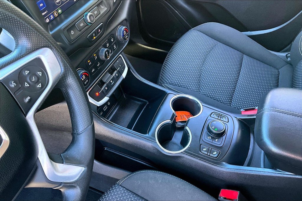 Used 2023 GMC Terrain SLE w/ Driver Convenience Package AWD/4WD image 18