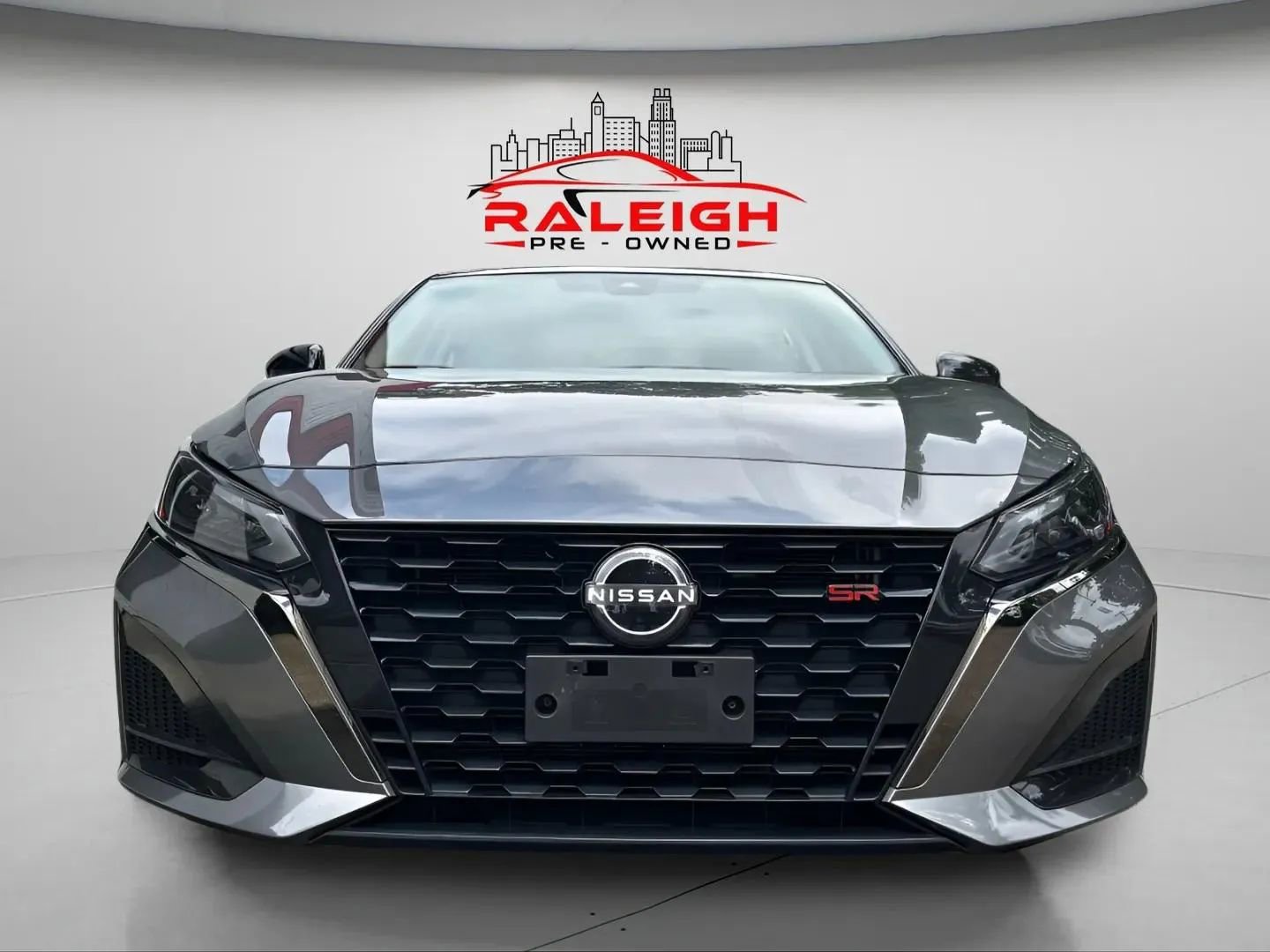 Used 2024 Nissan Altima 2.5 SR image 2