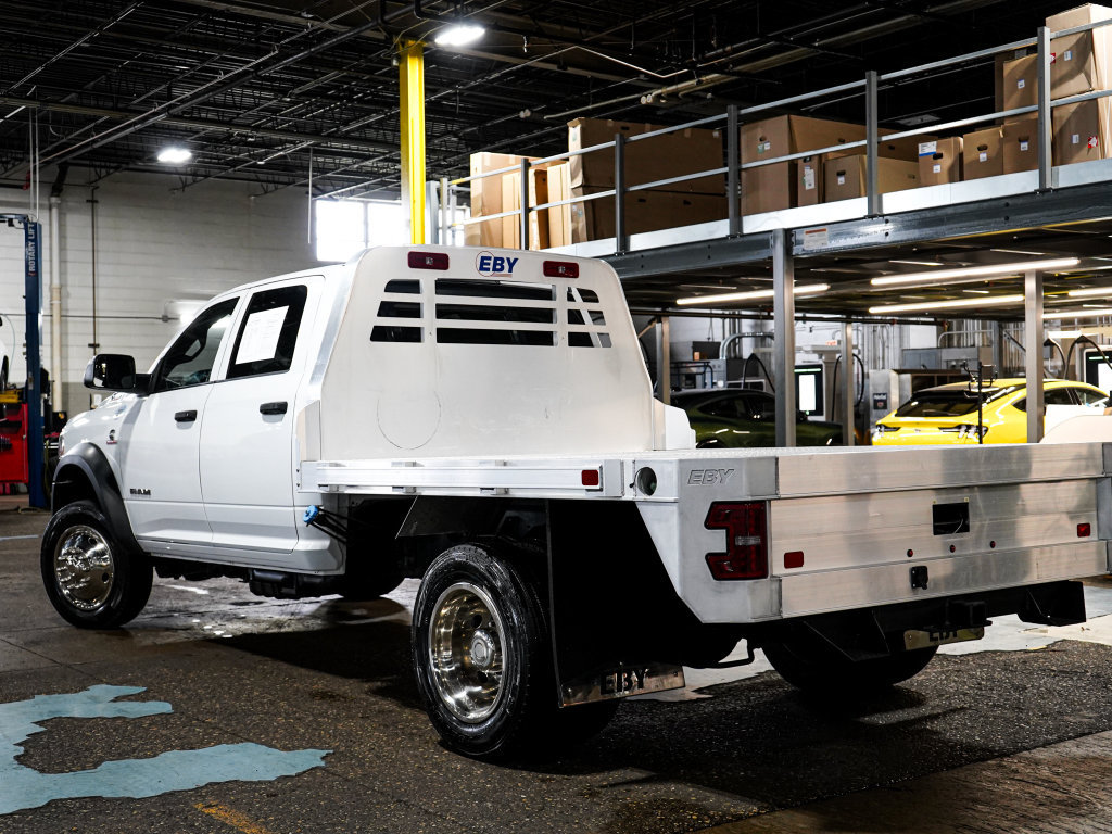 Used 2022 RAM 5500 Tradesman w/ Chrome Appearance Group AWD/4WD image 5