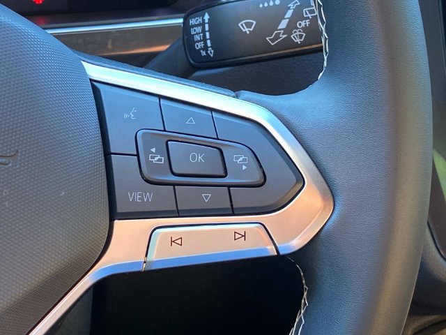 Used 2024 Volkswagen Tiguan SE FWD image 22