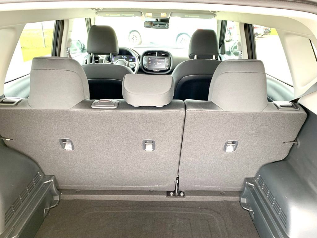 Used 2025 Kia Soul LX FWD image 20